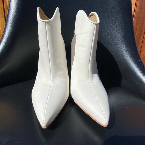 Marc Fisher LTD White Leather Pointed Toe Ankle Booties - Picture 10 of 12